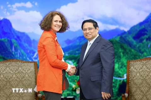 Thủ tướng Phạm Minh Chính tiếp bà Carolyn Turk, Giám đốc quốc gia Ngân hàng Thế giới (WB) tại Việt Nam đến chào từ biệt. (Ảnh: Dương Giang/TTXVN)