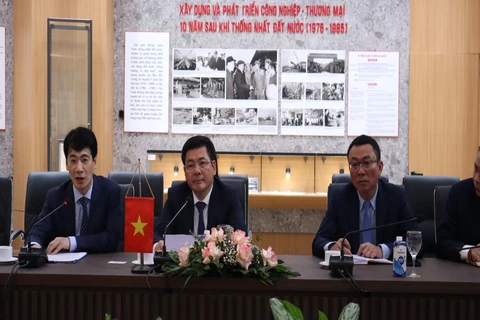 Bộ trưởng Nguyễn Hồng Diên kêu gọi doanh nghiệp Italy đầu tư vào ngành công nghiệp phụ trợ dệt may, da giày của Việt Nam. (Nguồn: Bộ Công Thương)