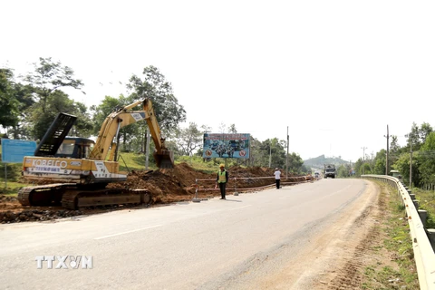 Điều chỉnh phương án đầu tư Cao tốc Pleiku-Quy Nhơn từ hình thức hợp tác công tư (PPP) ban đầu sang đầu tư theo hình thức đầu tư công. (Ảnh: Quang Thái/TTXVN)