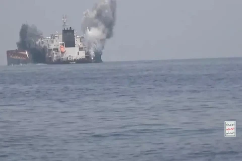 Hình ảnh một tàu hàng bị tấn công tại Biển Đỏ. (Nguồn: Reuters)