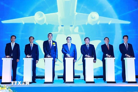 Thủ tướng dự lễ kỷ niệm 30 năm Vietnam Airlines mở đường bay thẳng tới Hàn Quốc