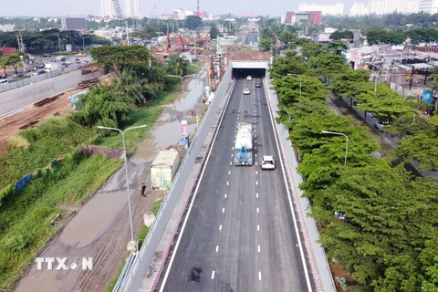 Dự án xây dựng hầm chui nút giao đường Nguyễn Văn Linh-Nguyễn Hữu Thọ. (Ảnh: Trung Tuyến/TTXVN)