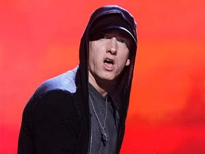 Hạ gục Justin Bieber, Eminem giành giải thưởng YouTube