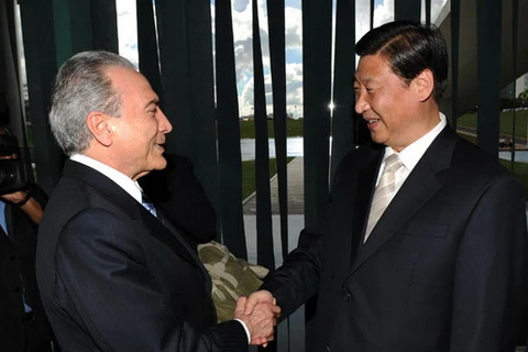 Chủ tịch Trung Quốc Tập Cận Bình (phải) đã có cuộc hội kiến với Phó Tổng thống Brazil Michel Temer. (Nguồn: THX)