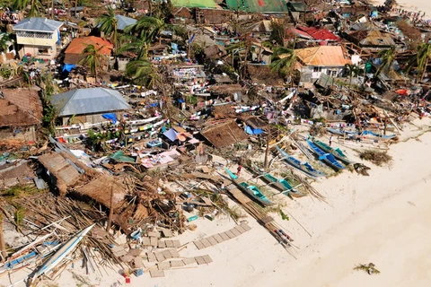 Chùm ảnh Philippines ngập lụt, đổ nát sau siêu bão Haiyna