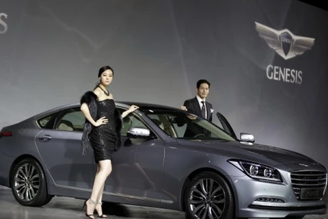 Hyundai chính thức giới thiệu mẫu Genesis hoàn toàn mới