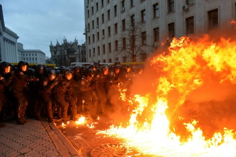 Video màn hỗn chiến của cảnh sát Ukraine và người biểu tình