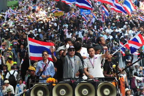 Các phóng viên đưa tin bị người biểu tình Thái tấn công