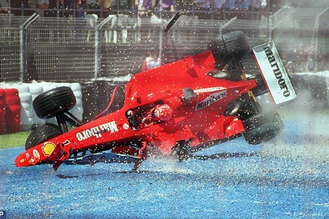 Những giây phút sinh tử của Schumacher trên đường đua F1