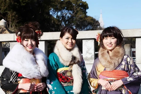 Các thiếu nữ Nhật Bản rạng rỡ trong Ngày Lễ Thành nhân