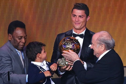 Cristiano Ronaldo đoạt Quả bóng vàng FIFA 2013