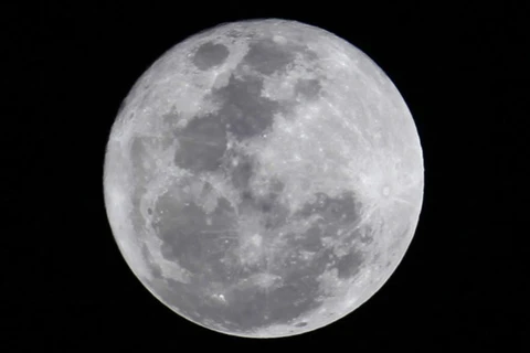 Video Mặt Trăng bị một thiên thạch khổng lồ va phải