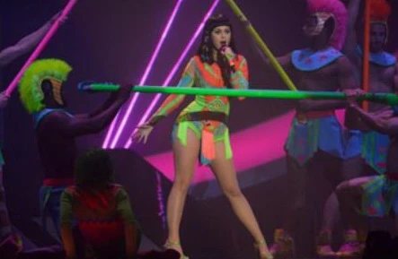 Katy Perry trong lễ trao giải BRIT tại Arena 2 ở London.(Nguồn Reuters)