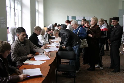 Video cử tri Crimea nô nức tham gia trưng cầu dân ý