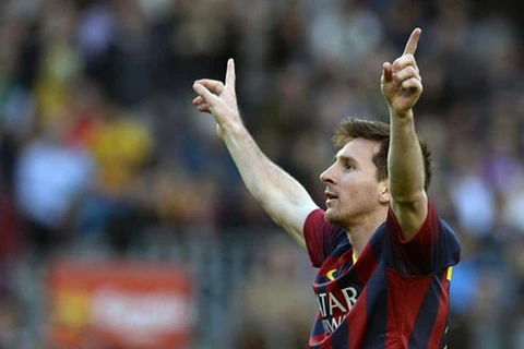 Messi giúp Barca hủy diệt Osasuna, Arsenal hạ Tottenham
