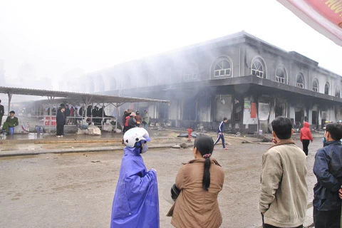 Ảnh hiện trường tan hoang vụ cháy chợ ở Hưng Yên