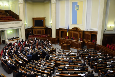 Ukraine thông qua một đạo luật để nhận cứu trợ từ IMF 