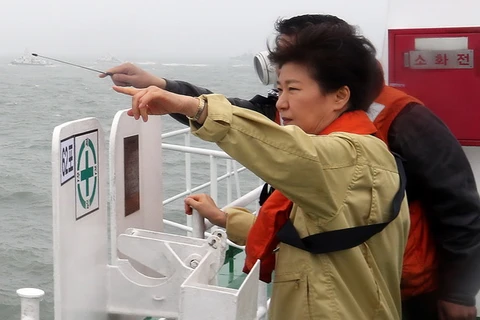 Tổng thống Hàn Quốc tiếp tục xin lỗi về vụ chìm phà SEWOL