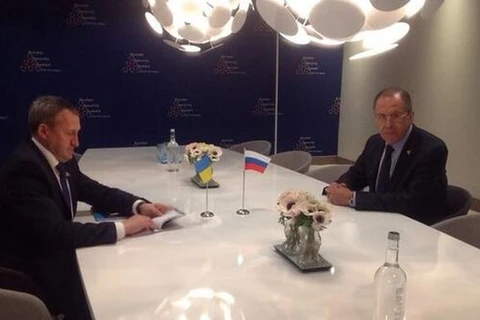 Ngoại trưởng Nga, Ukraine gặp nhau bên lề hội nghị EC