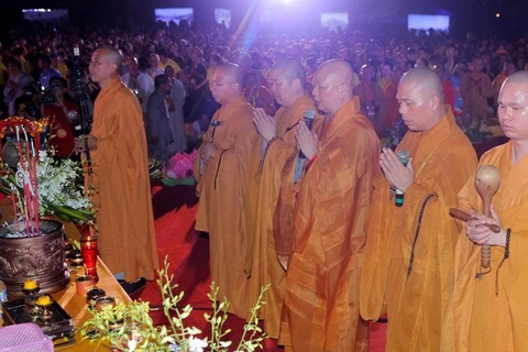 [Video] Giáo hội Phật giáo yêu cầu Trung Quốc rút giàn khoan