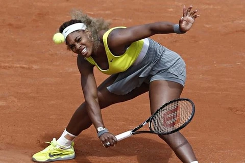 Roland Garros chứng kiến cú sốc lớn từ chị em nhà Williams 