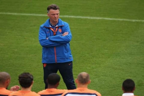 Louis van Gaal công kích FIFA vì dành sự ưu ái cho Brazil