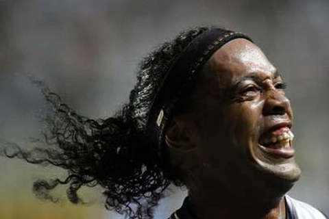 Đi tìm Ronaldinho: Khi thần tượng không phải là biểu tượng