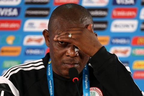 Huấn luyện viên Nigeria bảo vệ các học trò sau trận thua Pháp
