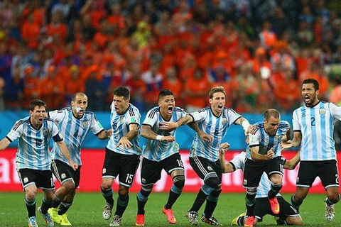 Không còn "phép màu" van Gaal, Hà Lan nhìn Argentina vào chung kết