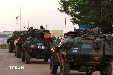 Pháp điều quân tham gia chiến dịch chống khủng bố ở châu Phi