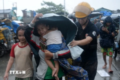 Australia viện trợ cho nạn nhân bão Rammasun ở Philippines 
