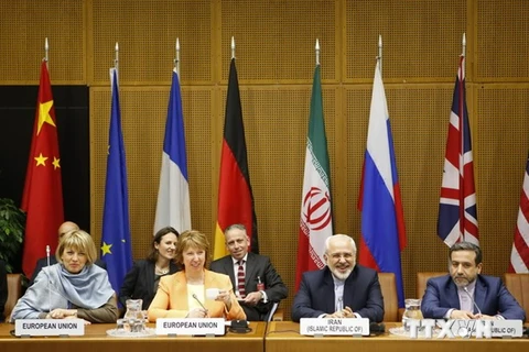 EU kéo dài quyết định nới lỏng biên pháp trừng phạt với Iran