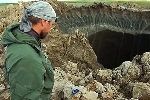 Lý giải nguyên nhân hình thành miệng hố khổng lồ bí ẩn ở Siberia 