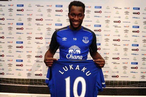 Lukaku rời Chelsea, chuyển tới Everton với mức giá kỷ lục