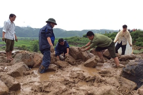 [Video] Một gia đình 7 người ở Lai Châu bị lũ quét cuốn trôi