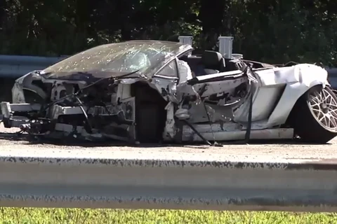 Siêu xe Lamborghini thành đống sắt vụn sau vụ tai nạn kinh hoàng