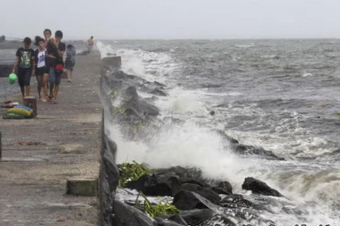 Trung Quốc ban bố cảnh báo vàng trước bão nhiệt đới Kalmaegi