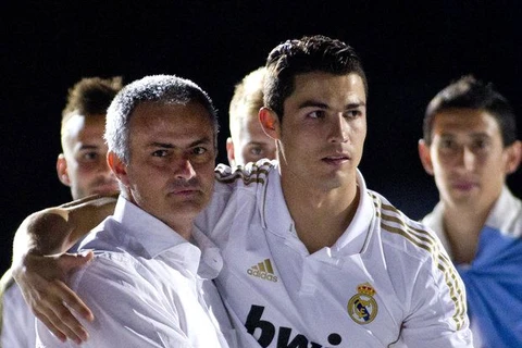 Mourinho phủ nhận mối quan hệ căng thẳng và ca ngợi Ronaldo
