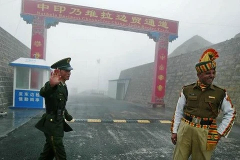 Ấn Độ và Trung Quốc tháo ngòi căng thẳng ở khu vực tranh chấp