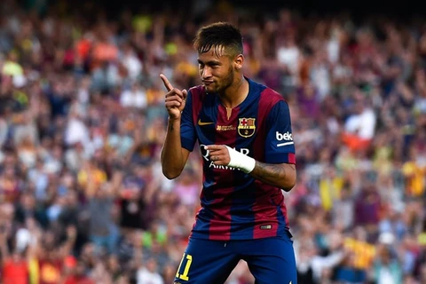 Neymar lập hat-trick để trở lại cuộc đua với Gareth Bale