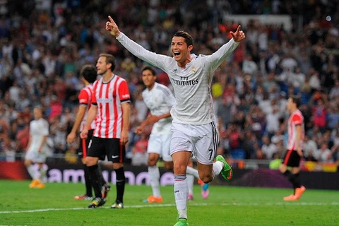 Ronaldo bùng nổ, cân bằng kỷ lục hat-trick của các huyền thoại