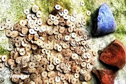 Hà Tĩnh: Một người dân phát hiện 22kg tiền cổ trong vườn