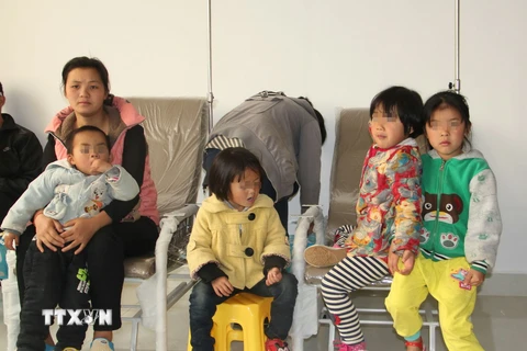 Trung Quốc: 49 học sinh nhập viện nghi bị ngộ độc thực phẩm