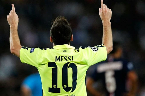 Cận cảnh 2 bàn thắng giúp Messi san bằng kỷ lục "Chúa nhẫn"