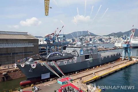 Hải quân Hàn Quốc nhận tàu đổ bộ mới có khả năng chở 300 lính