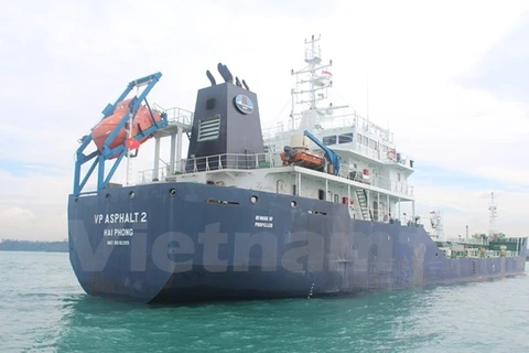 Hỗ trợ đưa thi thể thuyền viên Việt Nam trong vụ cướp tàu về nước 