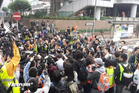[Video] Cảnh sát Hong Kong chuẩn bị giải tỏa khu vực biểu tình
