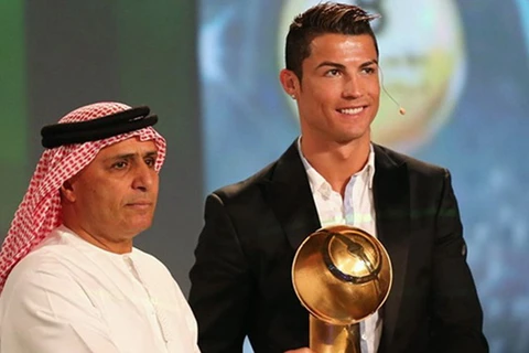 Được vinh danh cầu thủ xuất sắc nhất, Ronaldo hướng tới Quả bóng Vàng