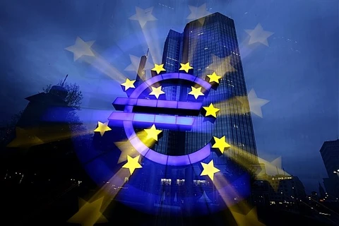 ECB nỗ lực để đối phó với nguy cơ giảm phát trong năm 2015