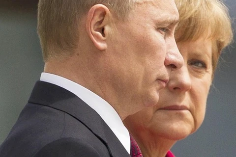 Báo Anh: Ông Putin xúi Ukraine "mua" dân quân ở miền Đông
